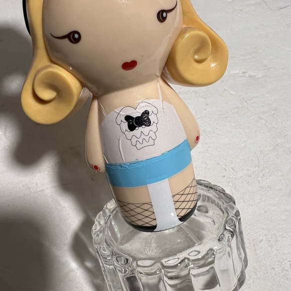 Harajuku Lovers girl doll bottle - Picture 4 of 4